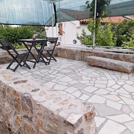 Apartman Lucija Punat Exterior foto